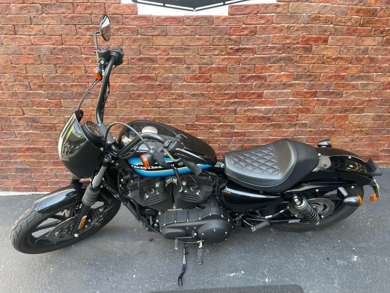 HARLEY-DAVIDSON SPORTSTER IRON 1200