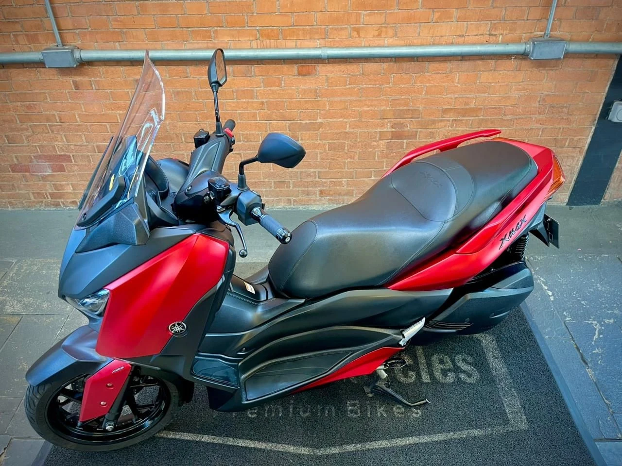 YAMAHA XMAX ABS