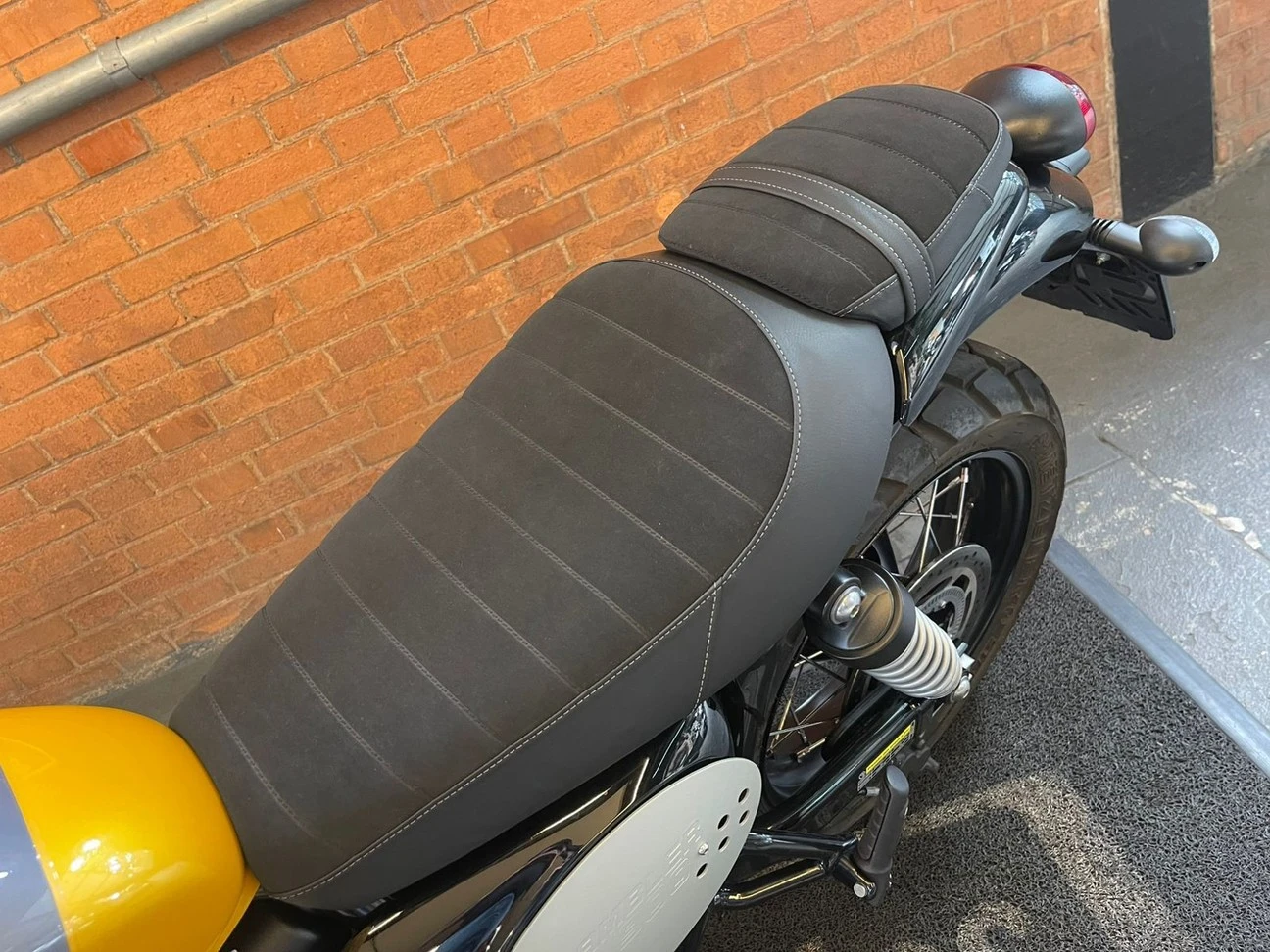 TRIUMPH SCRAMBLER 900