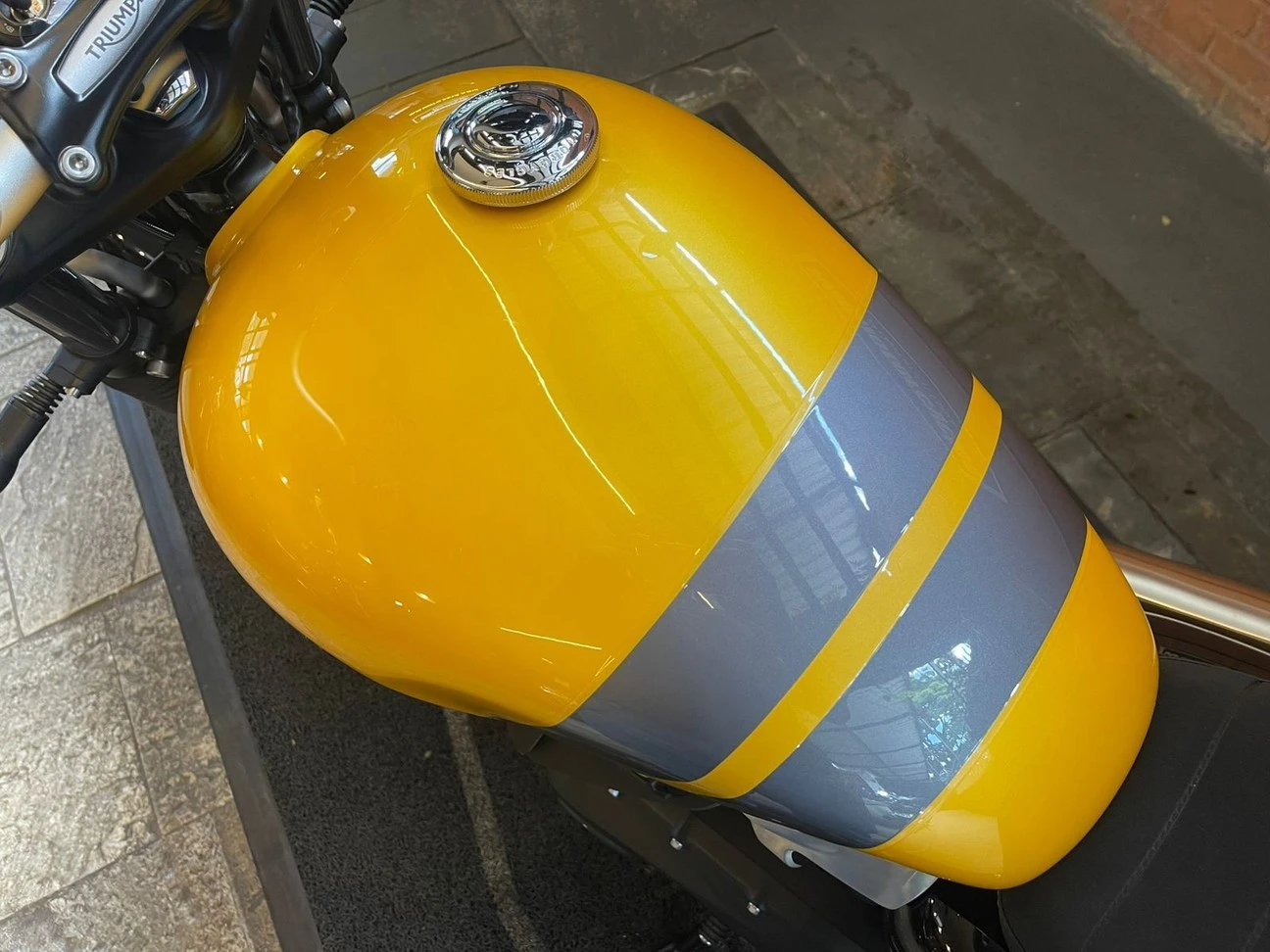 TRIUMPH SCRAMBLER 900