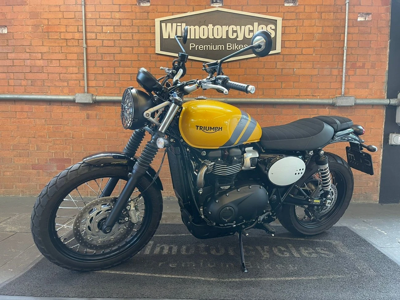 TRIUMPH SCRAMBLER 900