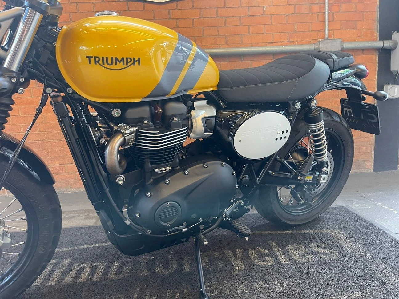 TRIUMPH SCRAMBLER 900