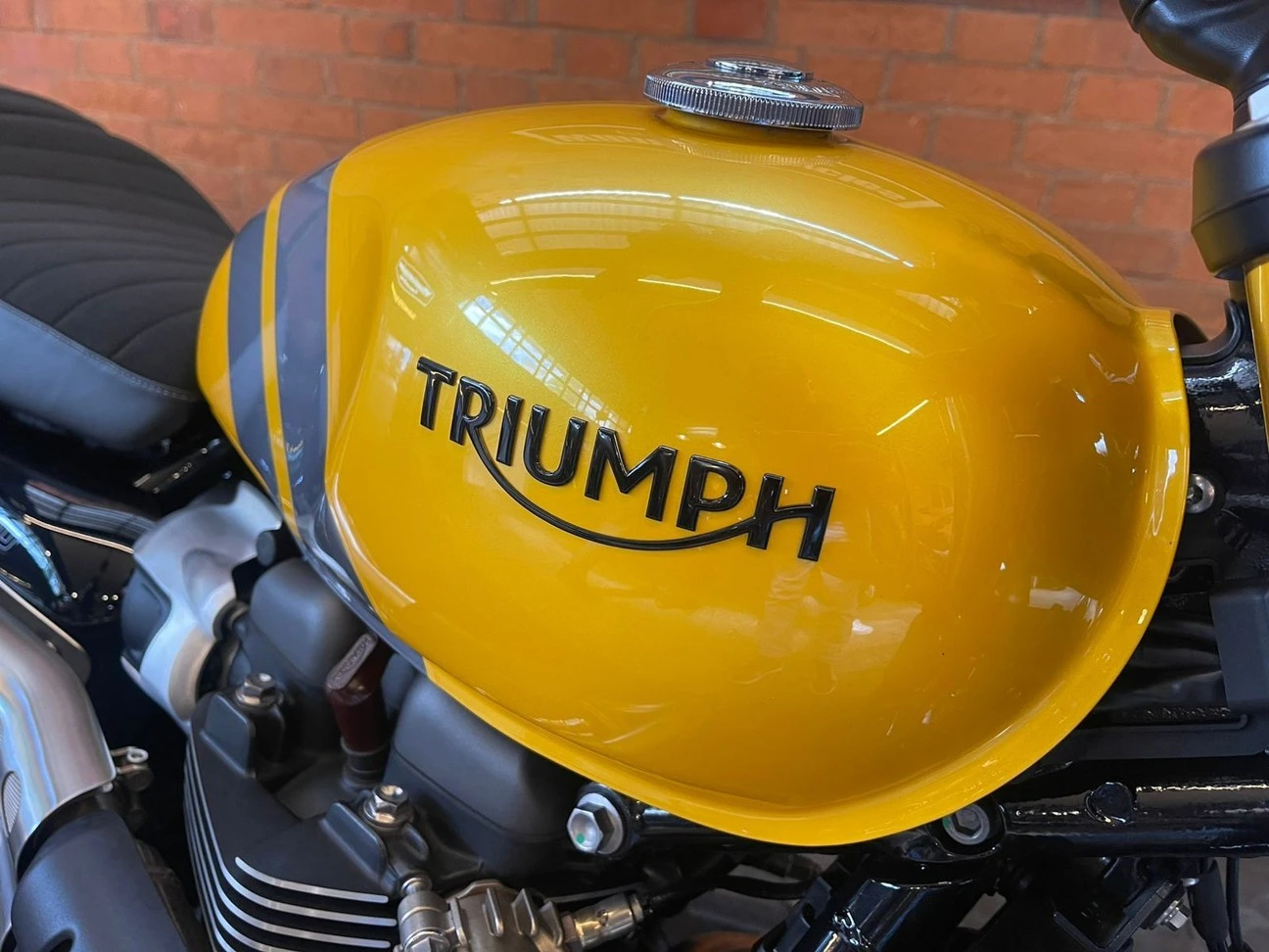 TRIUMPH SCRAMBLER 900