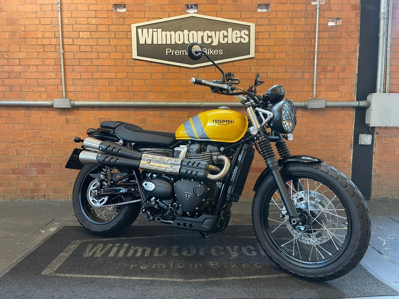 TRIUMPH SCRAMBLER 900