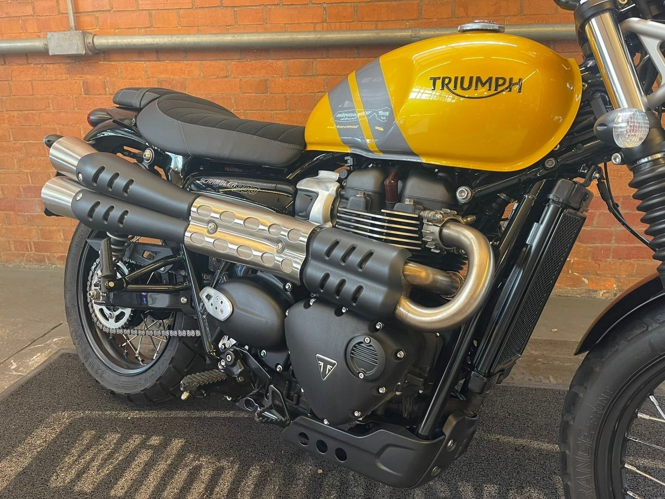 TRIUMPH SCRAMBLER 900