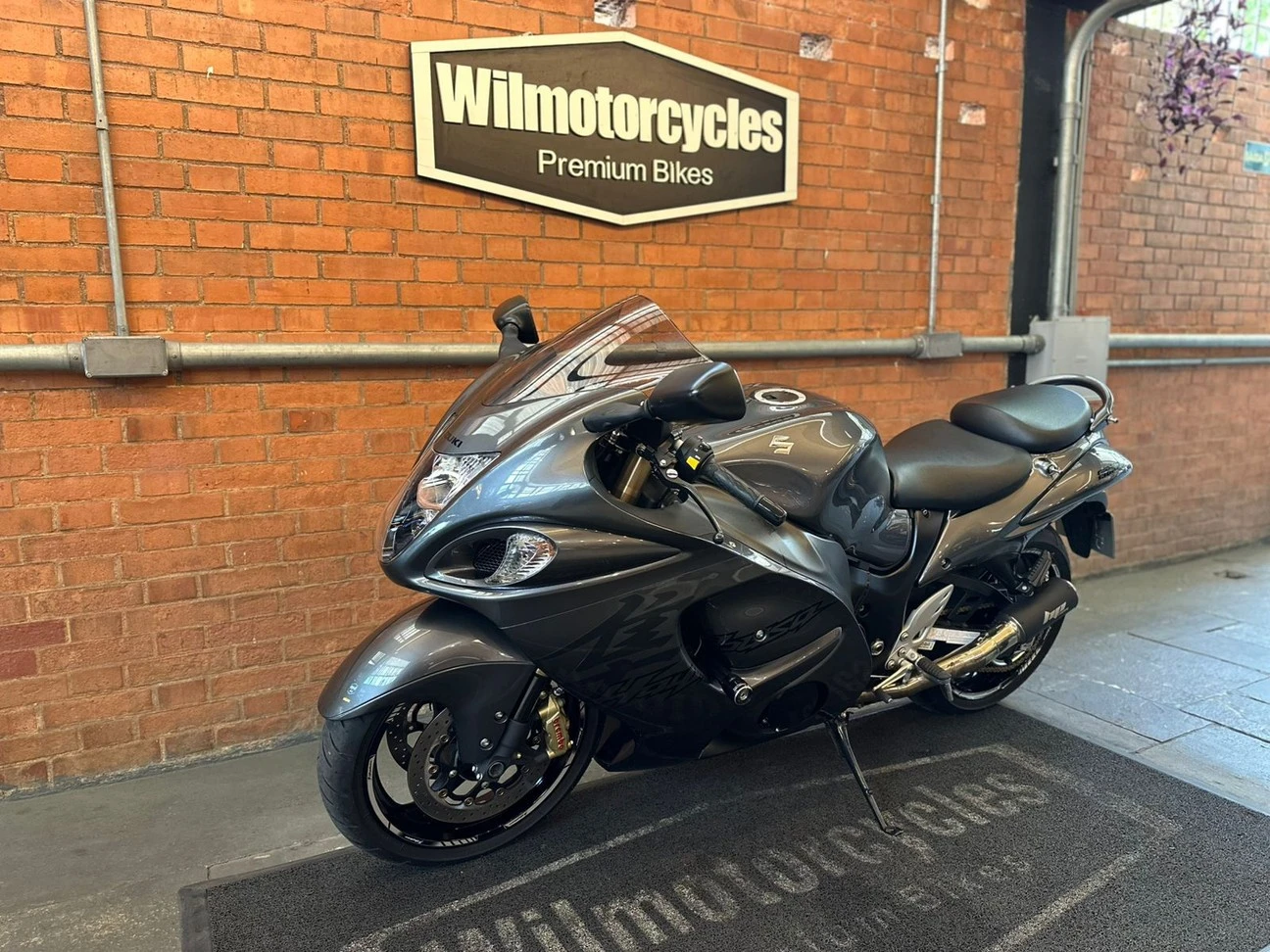 SUZUKI GSX 1300 RA HAYABUSA