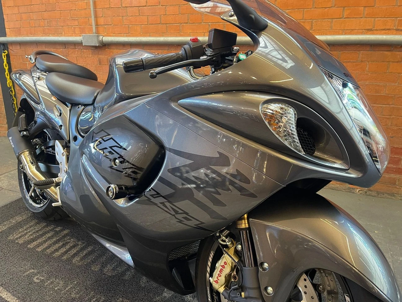 SUZUKI GSX 1300 RA HAYABUSA
