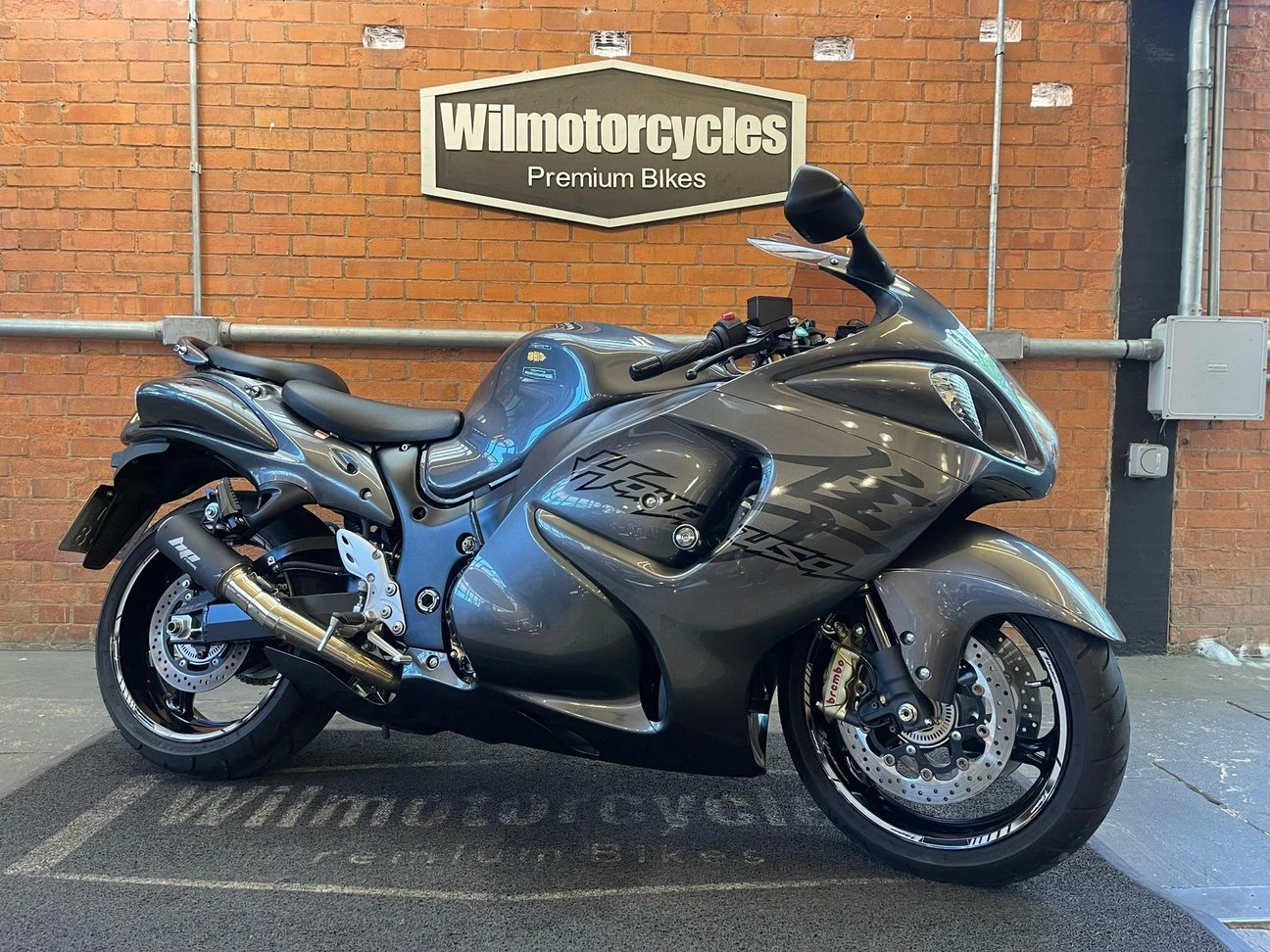 SUZUKI GSX 1300 RA HAYABUSA