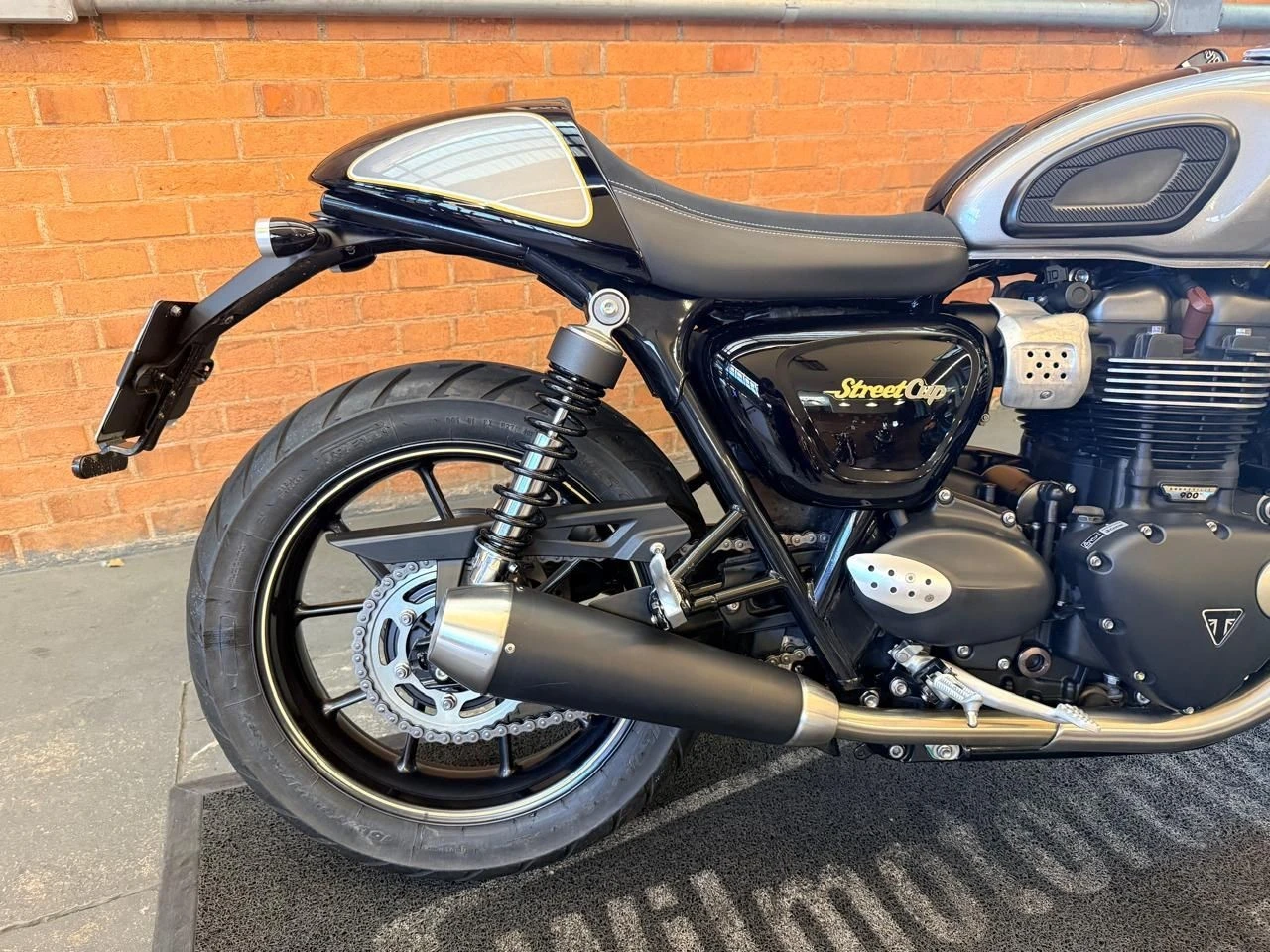 TRIUMPH STREET CUP
