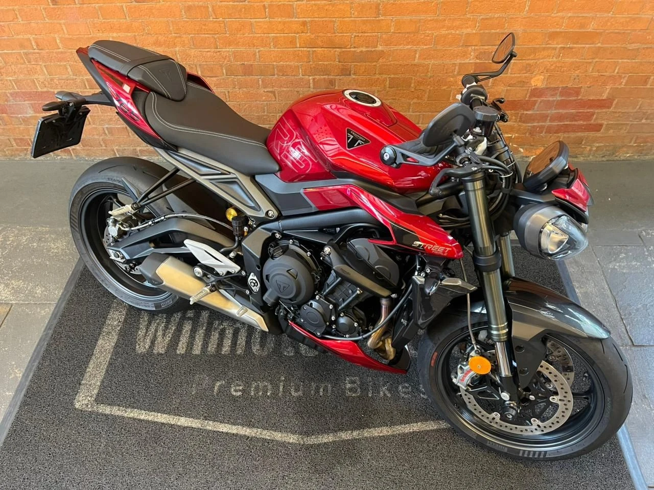 TRIUMPH STREET TRIPLE 765 RS
