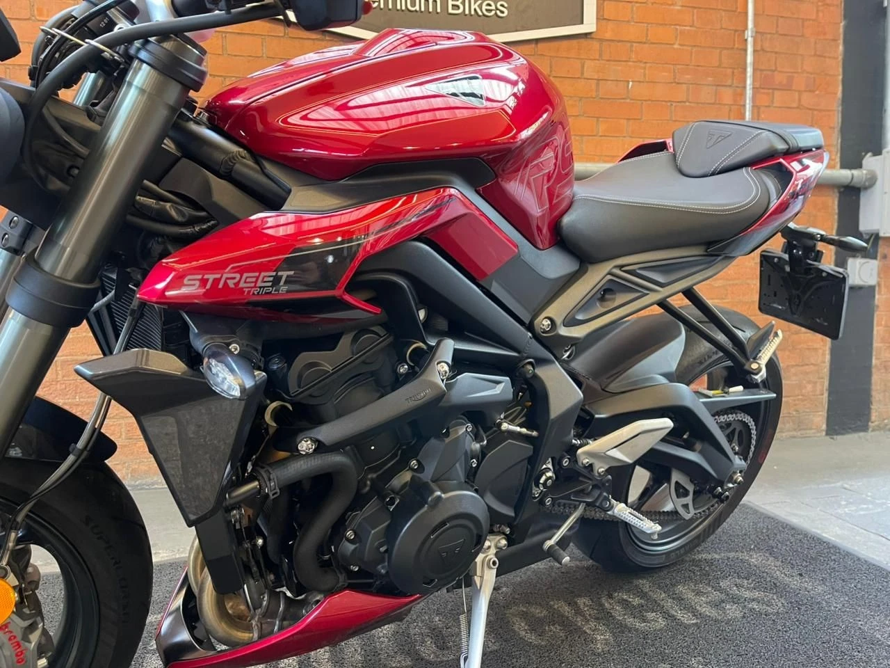 TRIUMPH STREET TRIPLE 765 RS