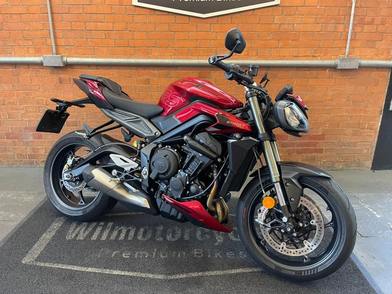 TRIUMPH STREET TRIPLE 765 RS
