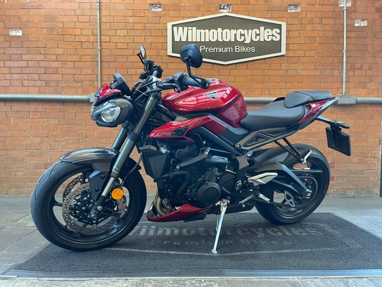 TRIUMPH STREET TRIPLE 765 RS