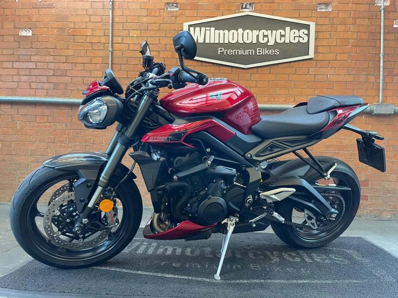 TRIUMPH STREET TRIPLE 765 RS