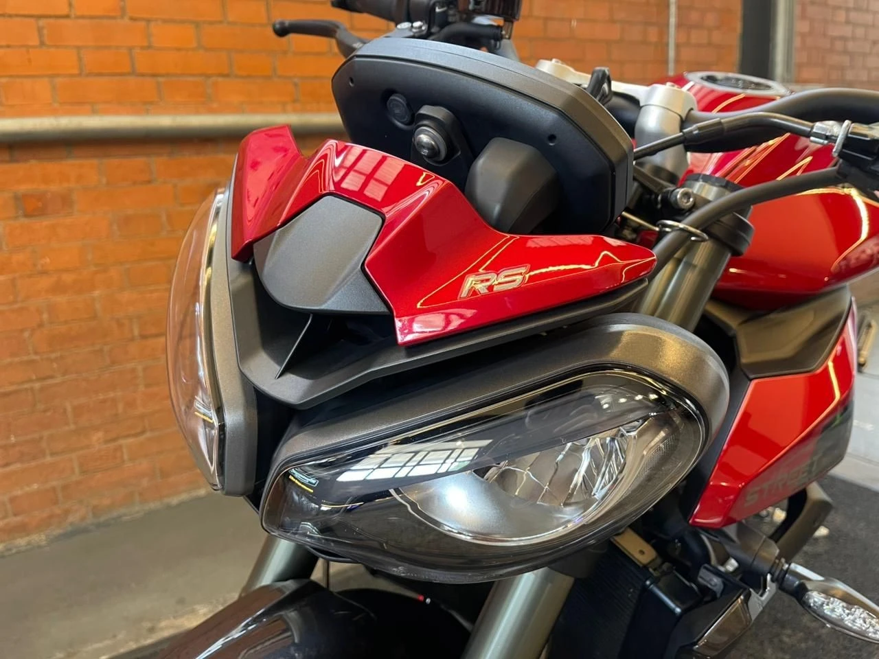 TRIUMPH STREET TRIPLE 765 RS