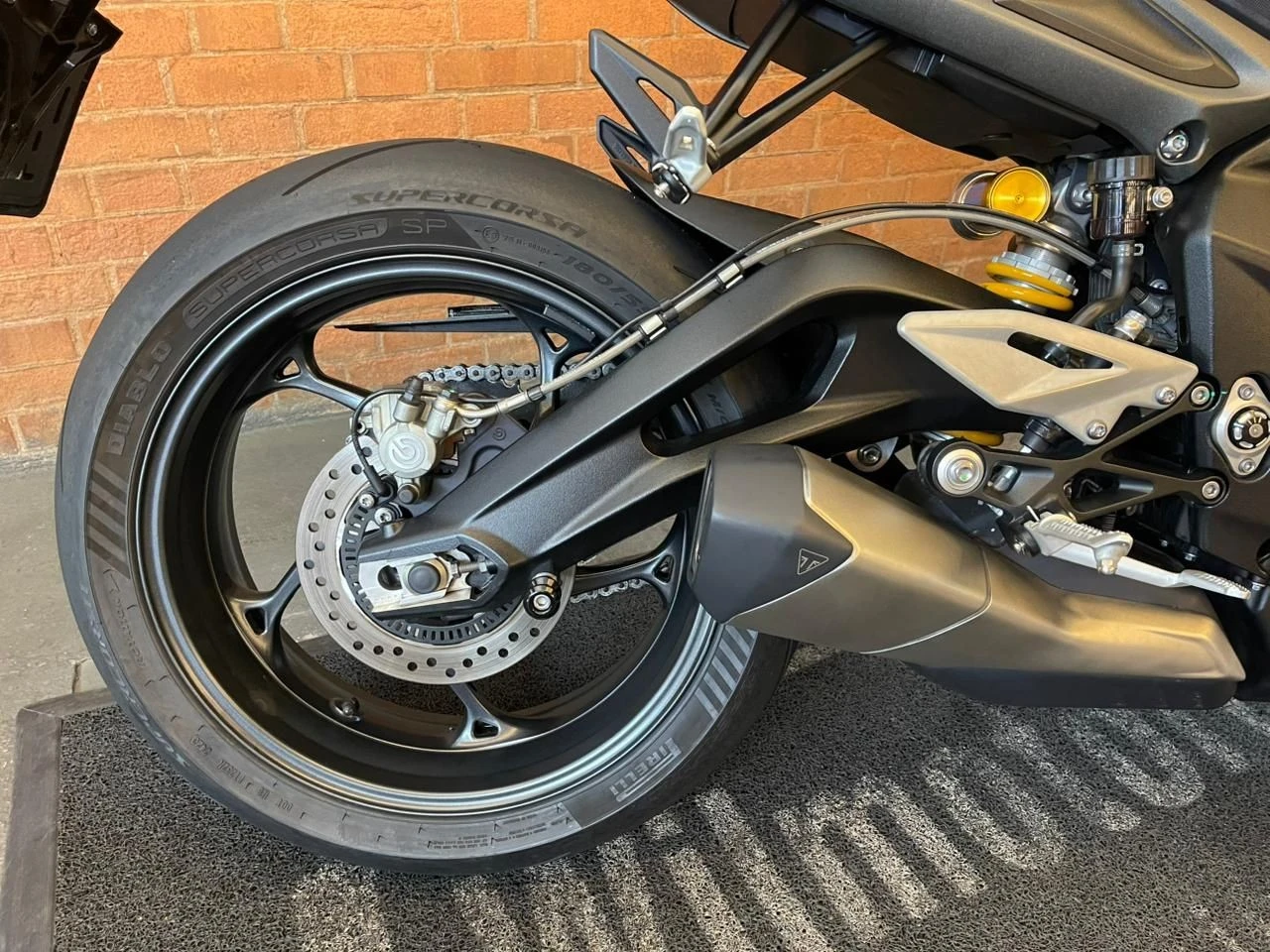 TRIUMPH STREET TRIPLE 765 RS