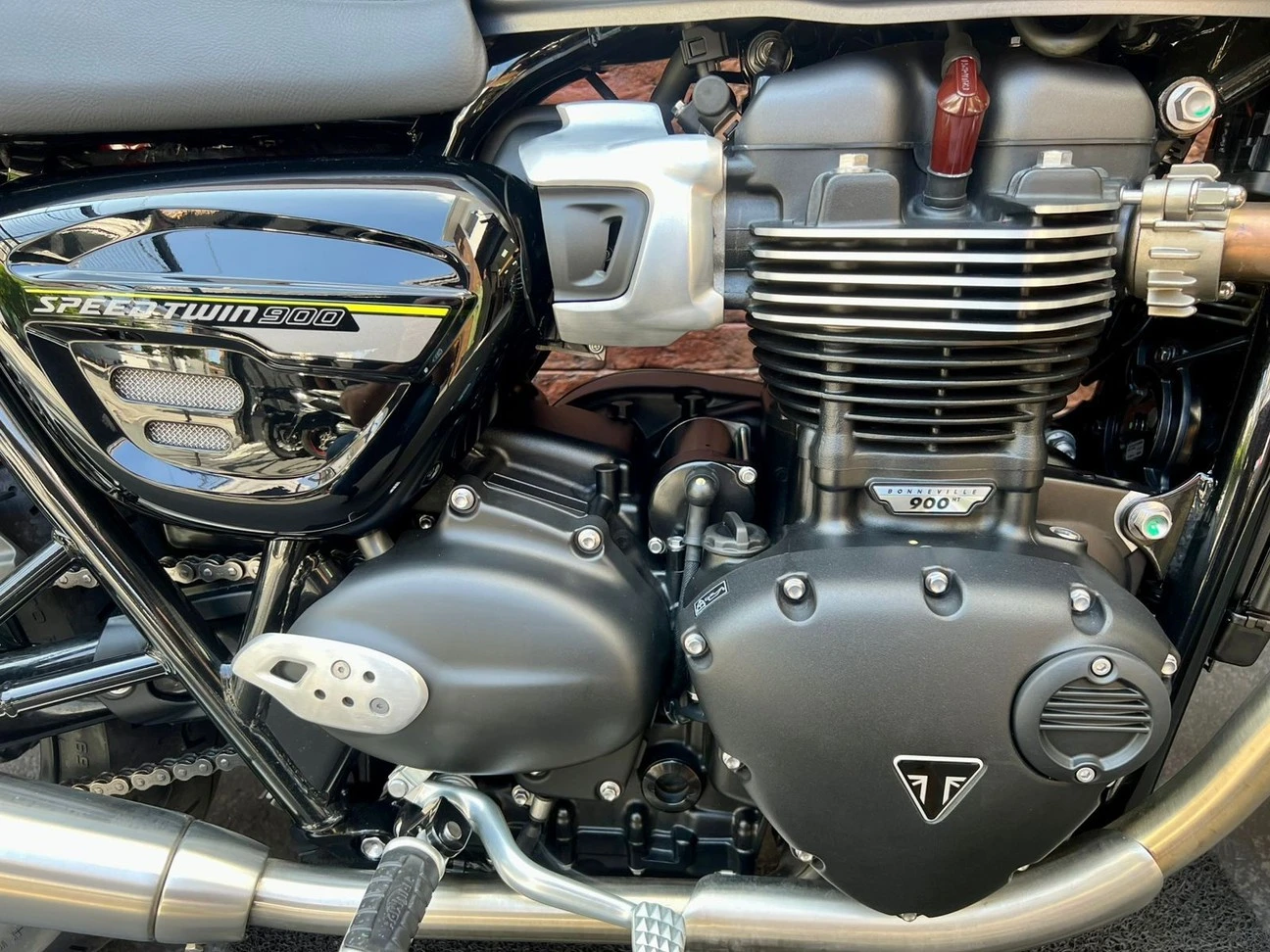 TRIUMPH SPEED TWIN 