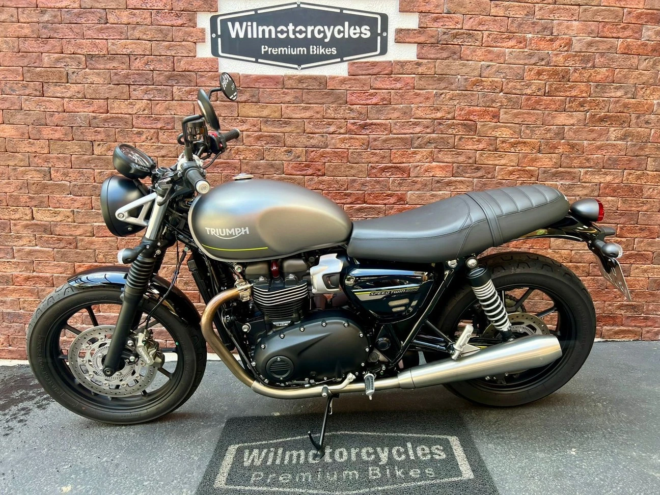 TRIUMPH SPEED TWIN 