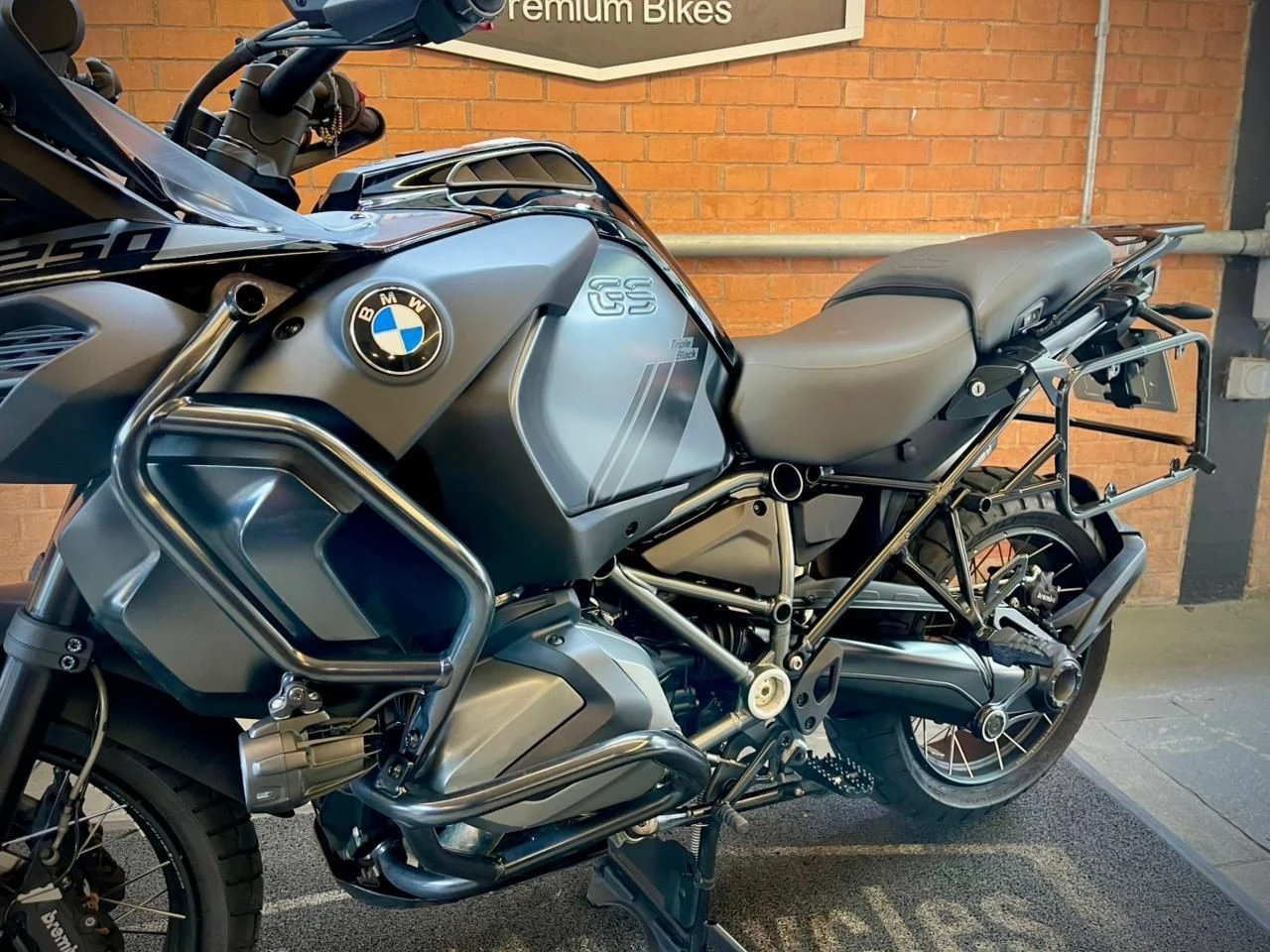 BMW R 1250 GS TRIPLE BLACK