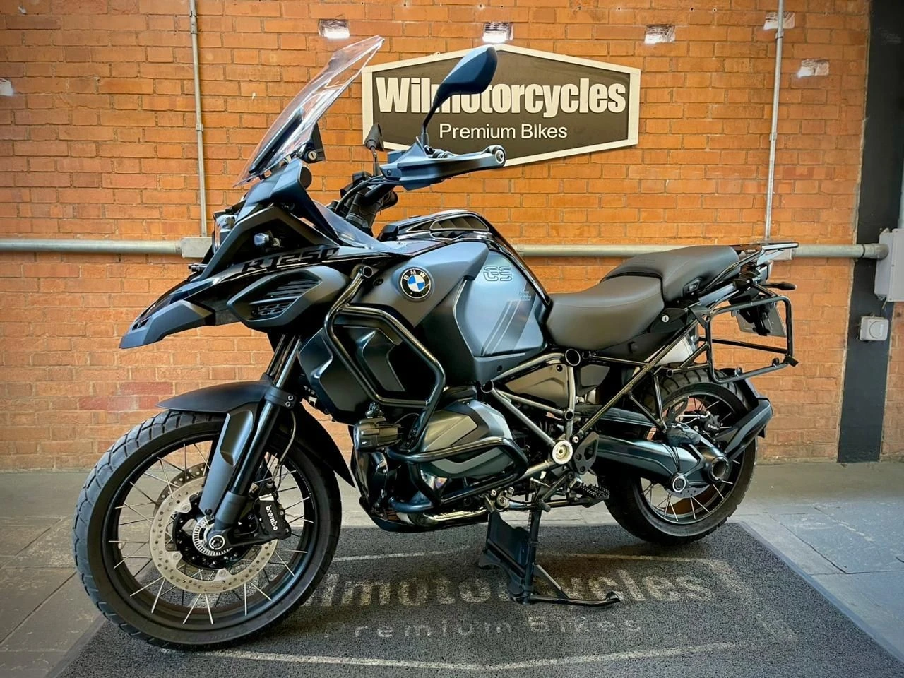 BMW R 1250 GS TRIPLE BLACK