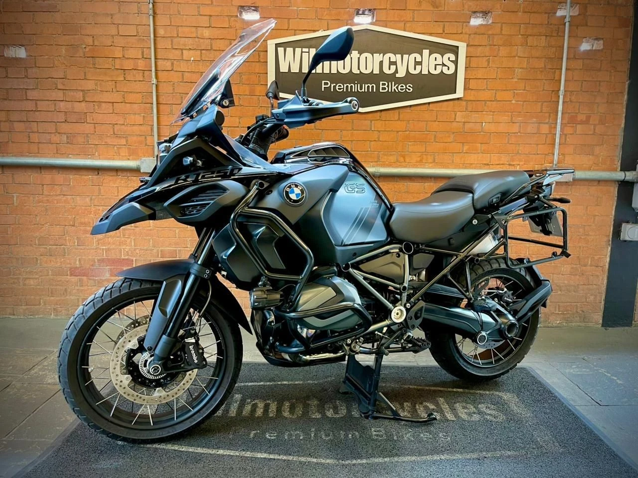 BMW R 1250 GS TRIPLE BLACK