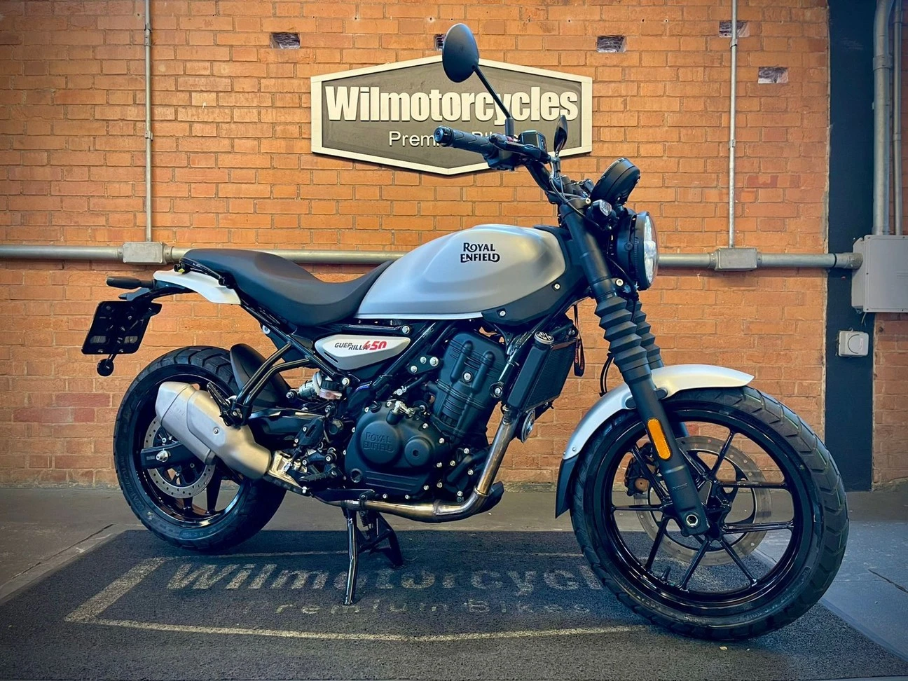 ROYAL ENFIELD GUERRILLA 450