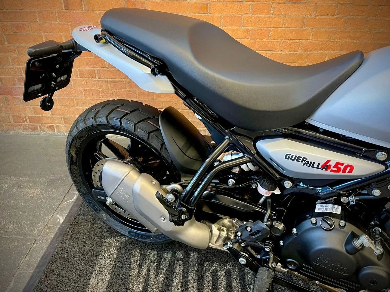 ROYAL ENFIELD GUERRILLA 450