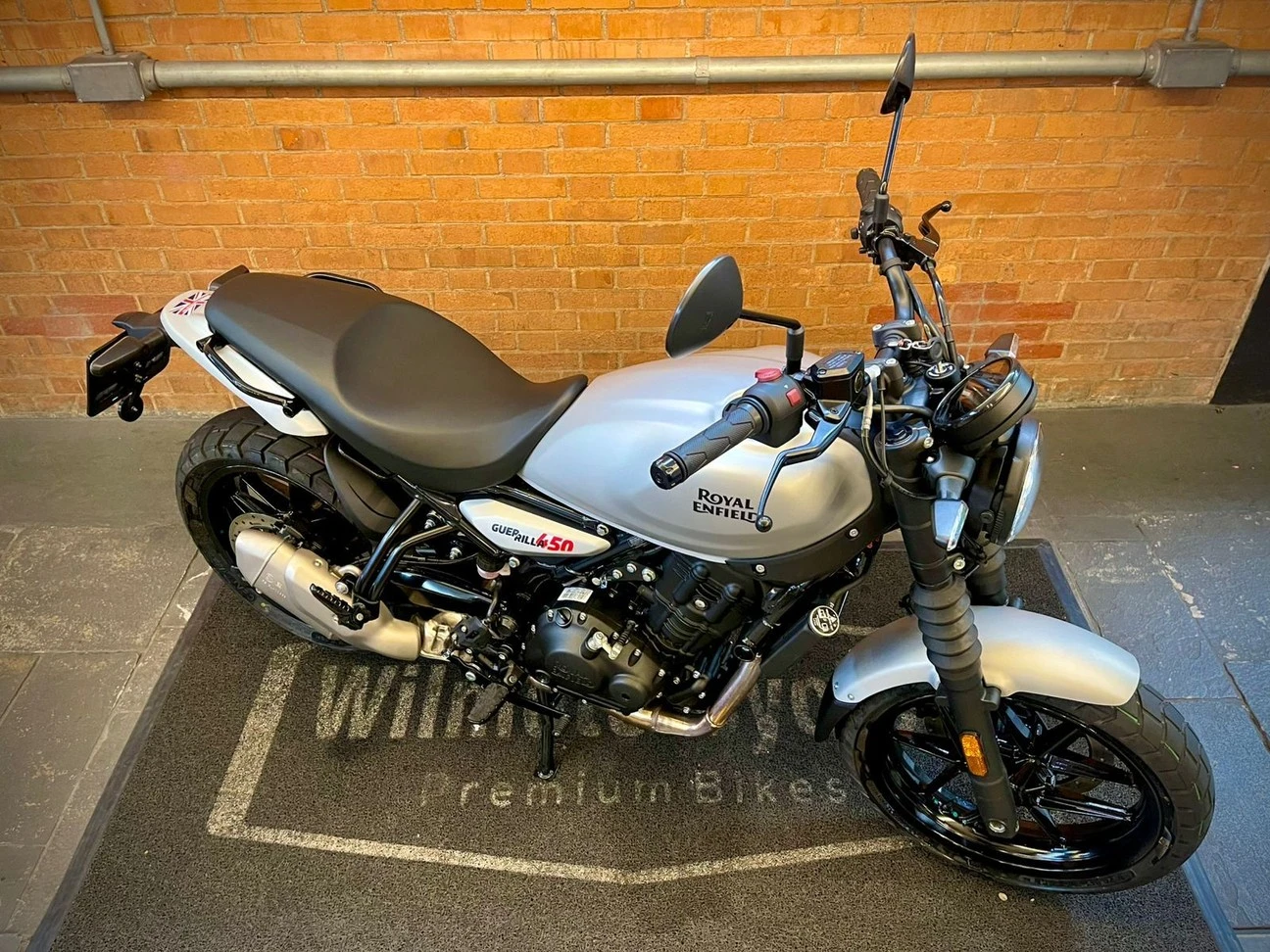 ROYAL ENFIELD GUERRILLA 450