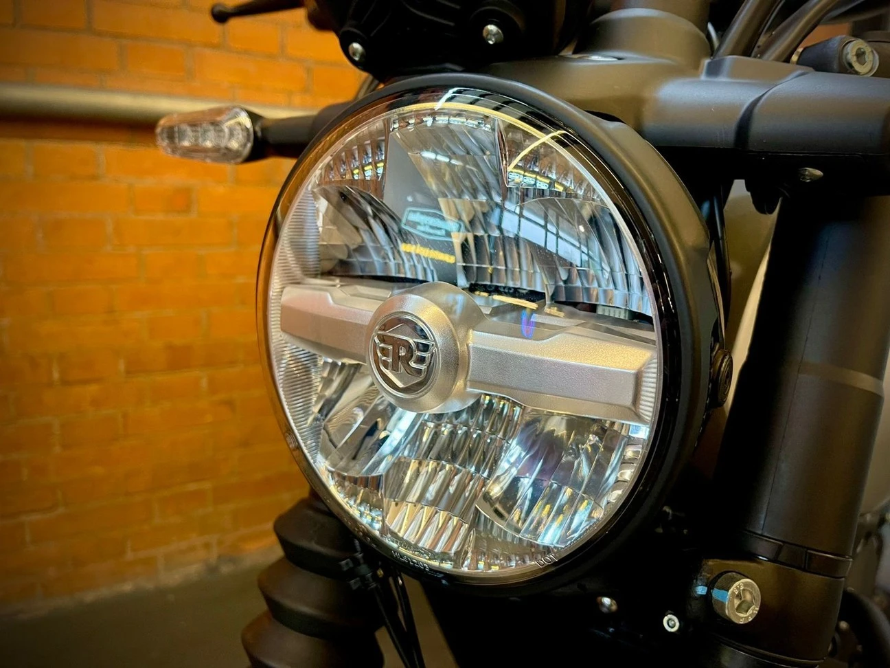 ROYAL ENFIELD GUERRILLA 450