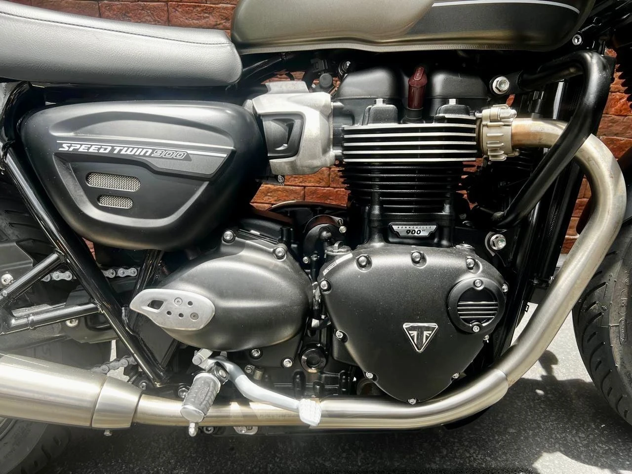 TRIUMPH SPEED TWIN 