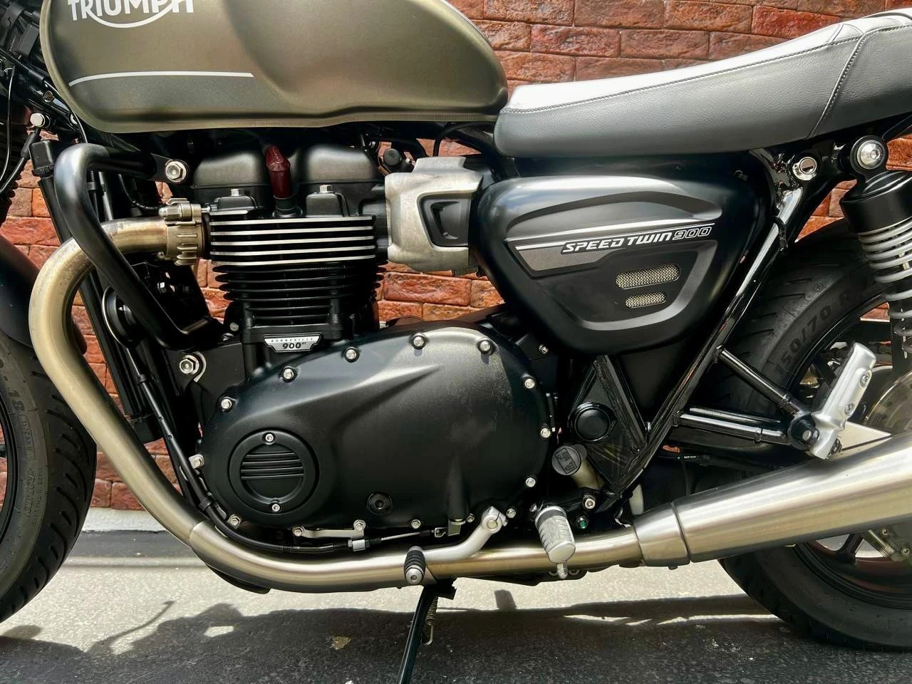 TRIUMPH SPEED TWIN 