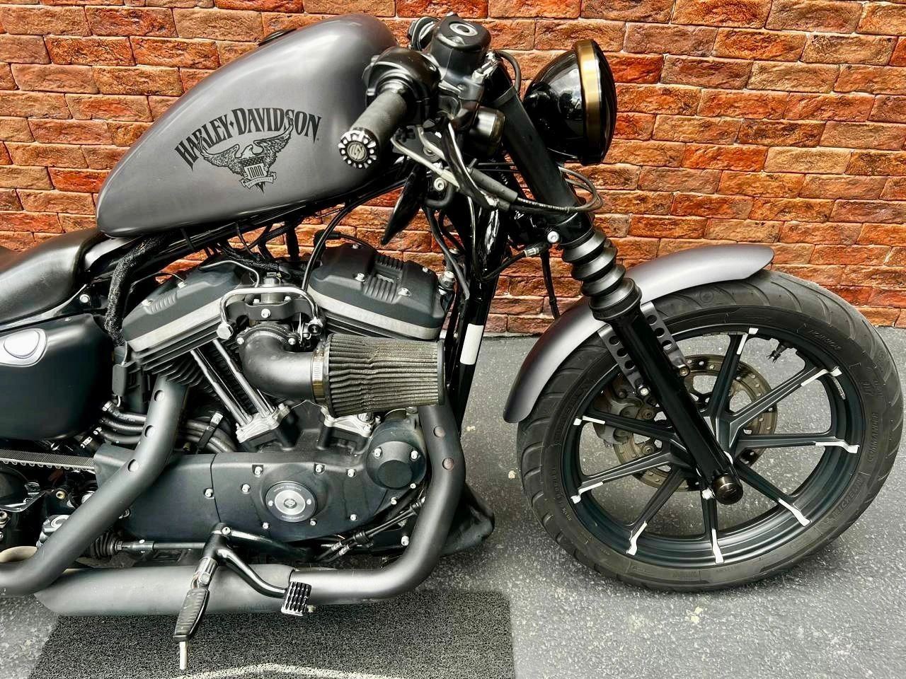 HARLEY-DAVIDSON SPORTSTER XL 883 N IRON