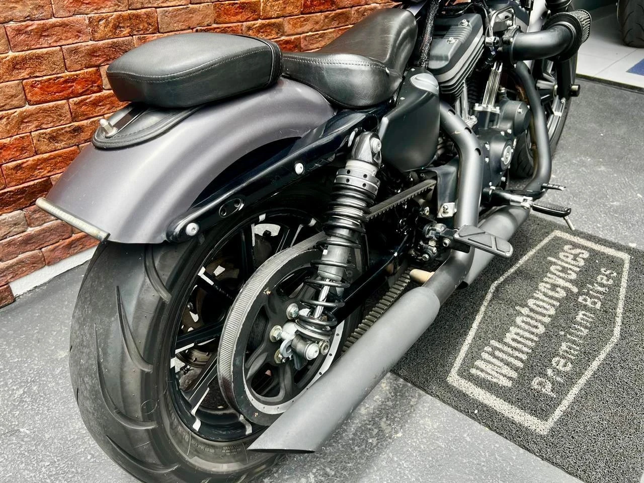 HARLEY-DAVIDSON SPORTSTER XL 883 N IRON