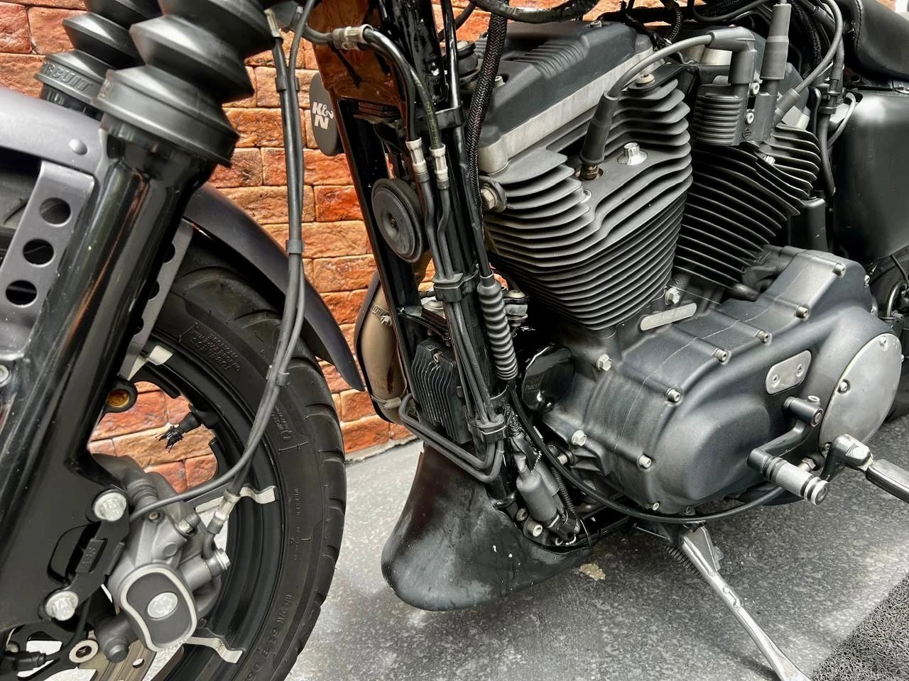 HARLEY-DAVIDSON SPORTSTER XL 883 N IRON