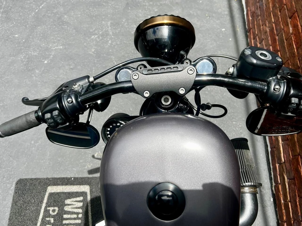 HARLEY-DAVIDSON SPORTSTER XL 883 N IRON