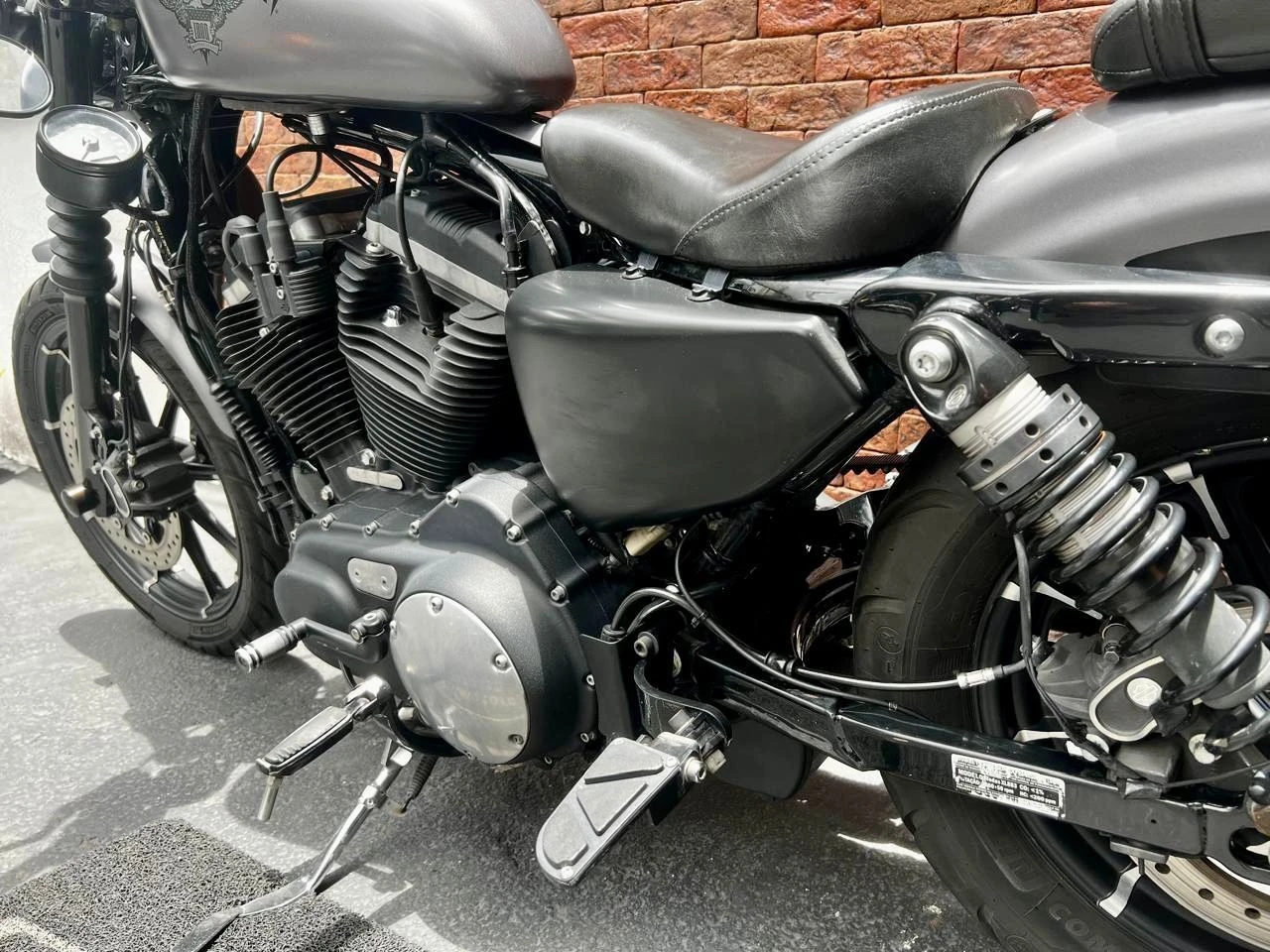 HARLEY-DAVIDSON SPORTSTER XL 883 N IRON