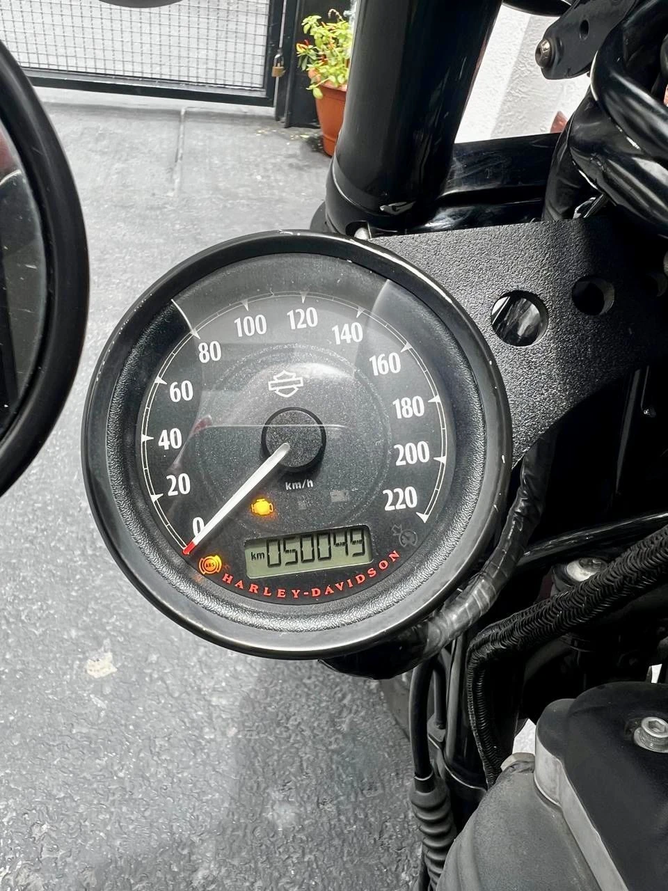 HARLEY-DAVIDSON SPORTSTER XL 883 N IRON