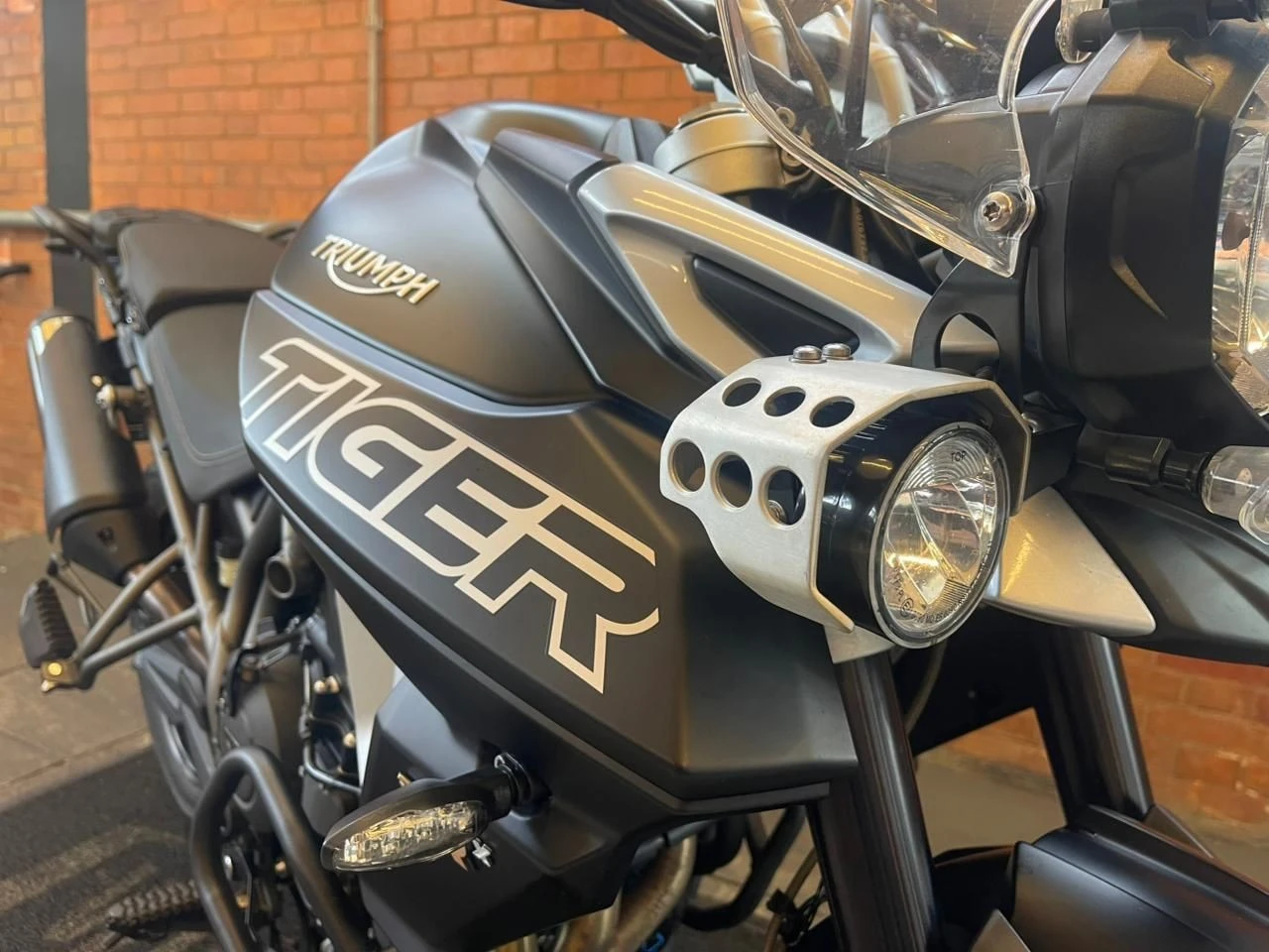 TRIUMPH TIGER 800 XRX