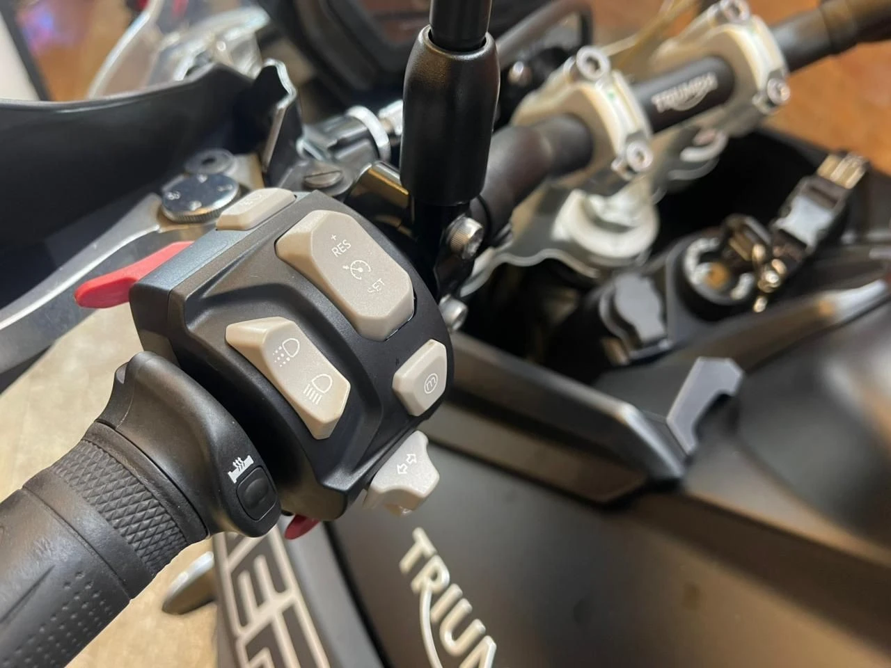 TRIUMPH TIGER 800 XRX