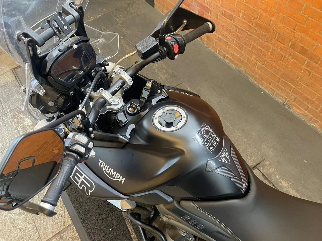 TRIUMPH TIGER 800 XRX