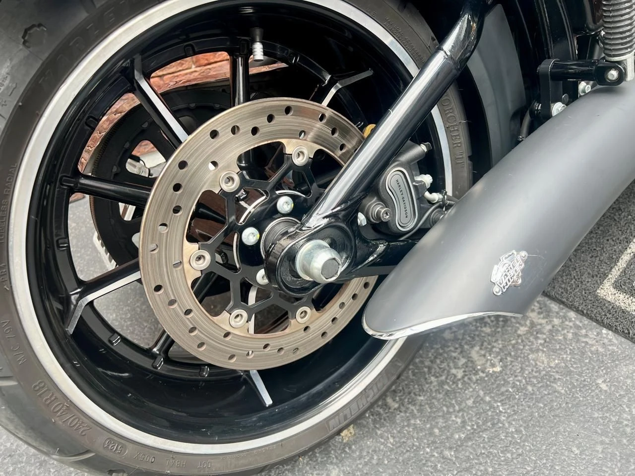 HARLEY-DAVIDSON SOFTAIL BREAKOUT