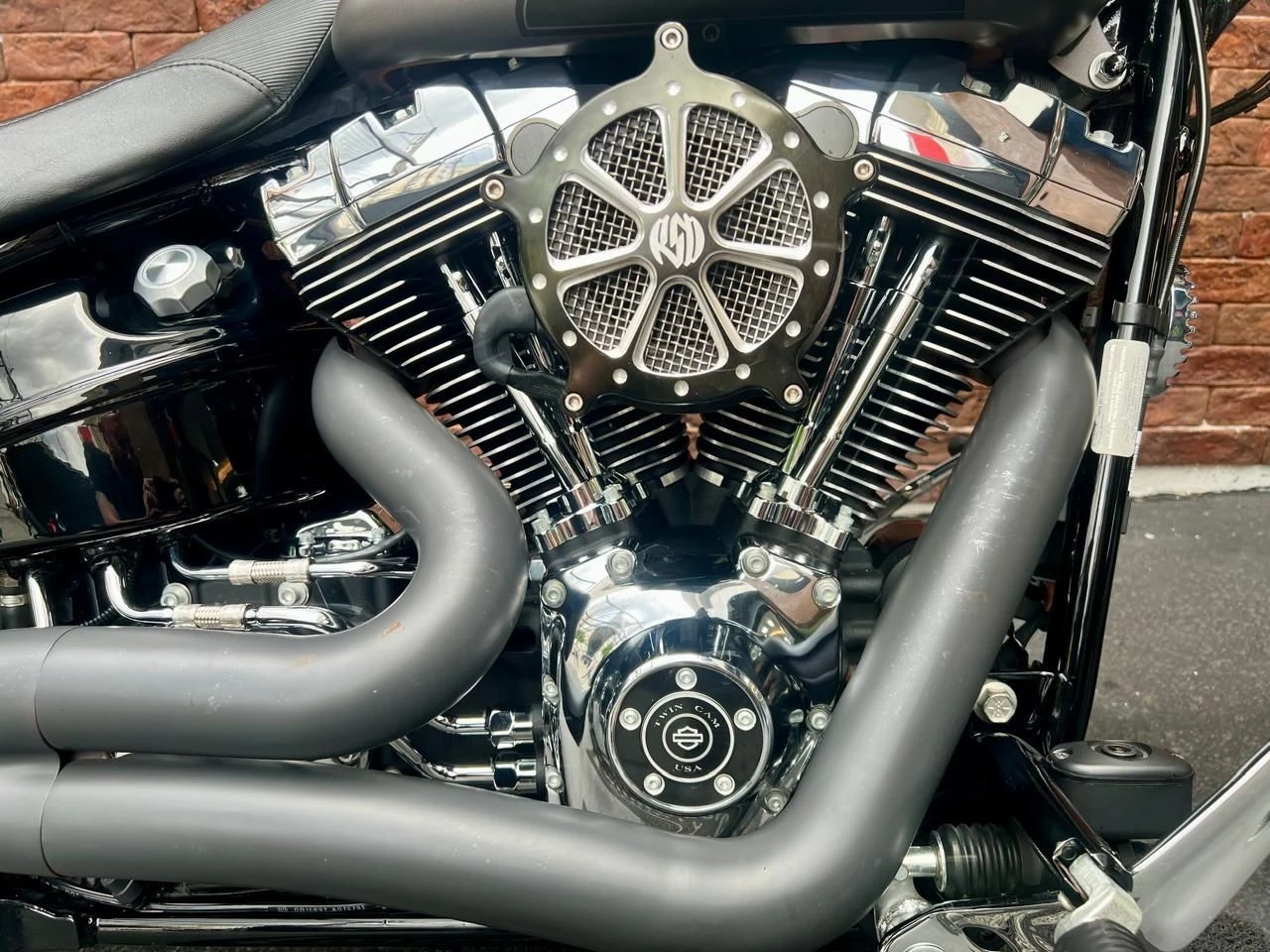 HARLEY-DAVIDSON SOFTAIL BREAKOUT