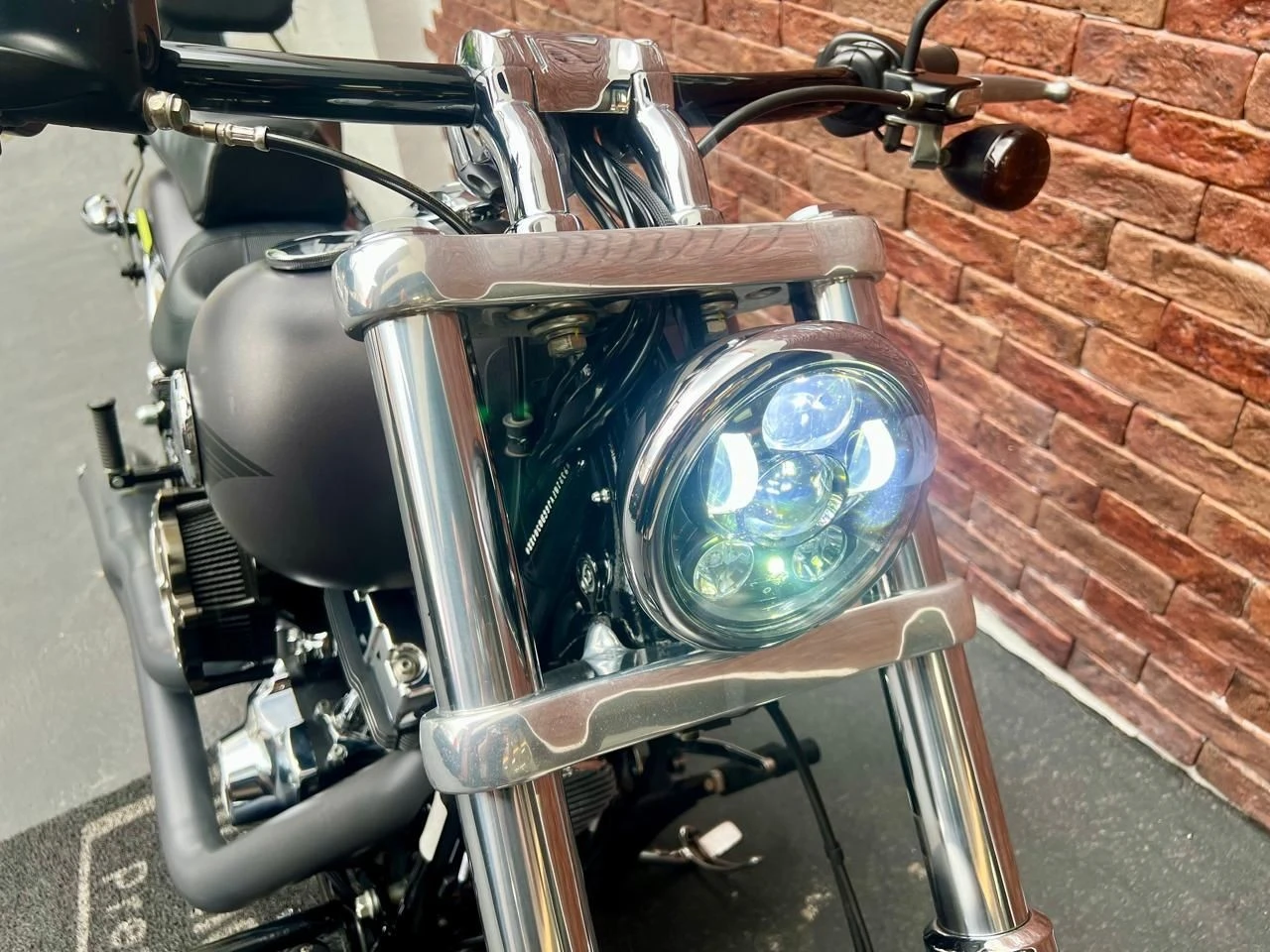 HARLEY-DAVIDSON SOFTAIL BREAKOUT