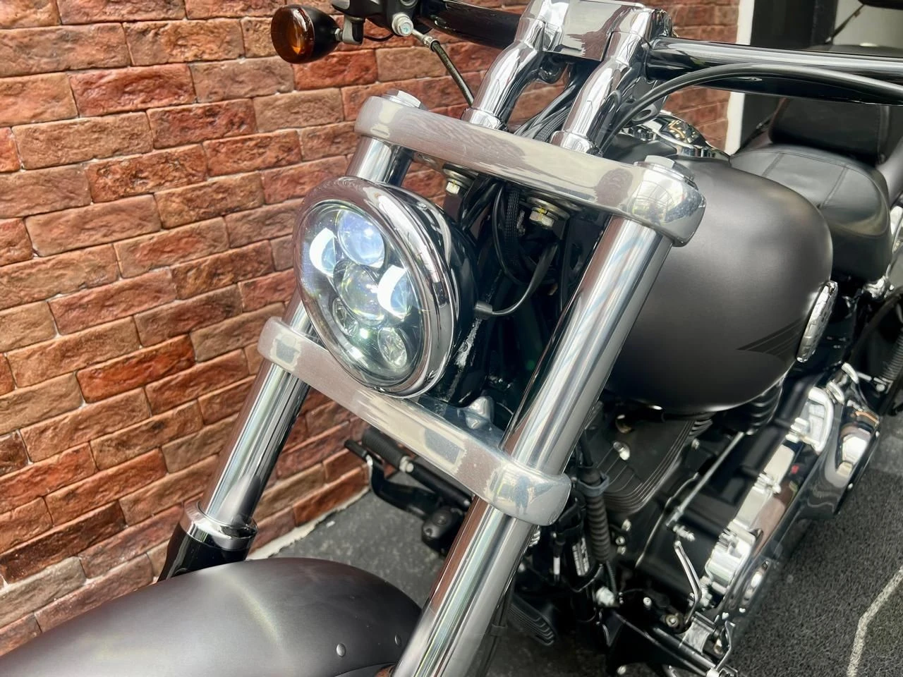 HARLEY-DAVIDSON SOFTAIL BREAKOUT