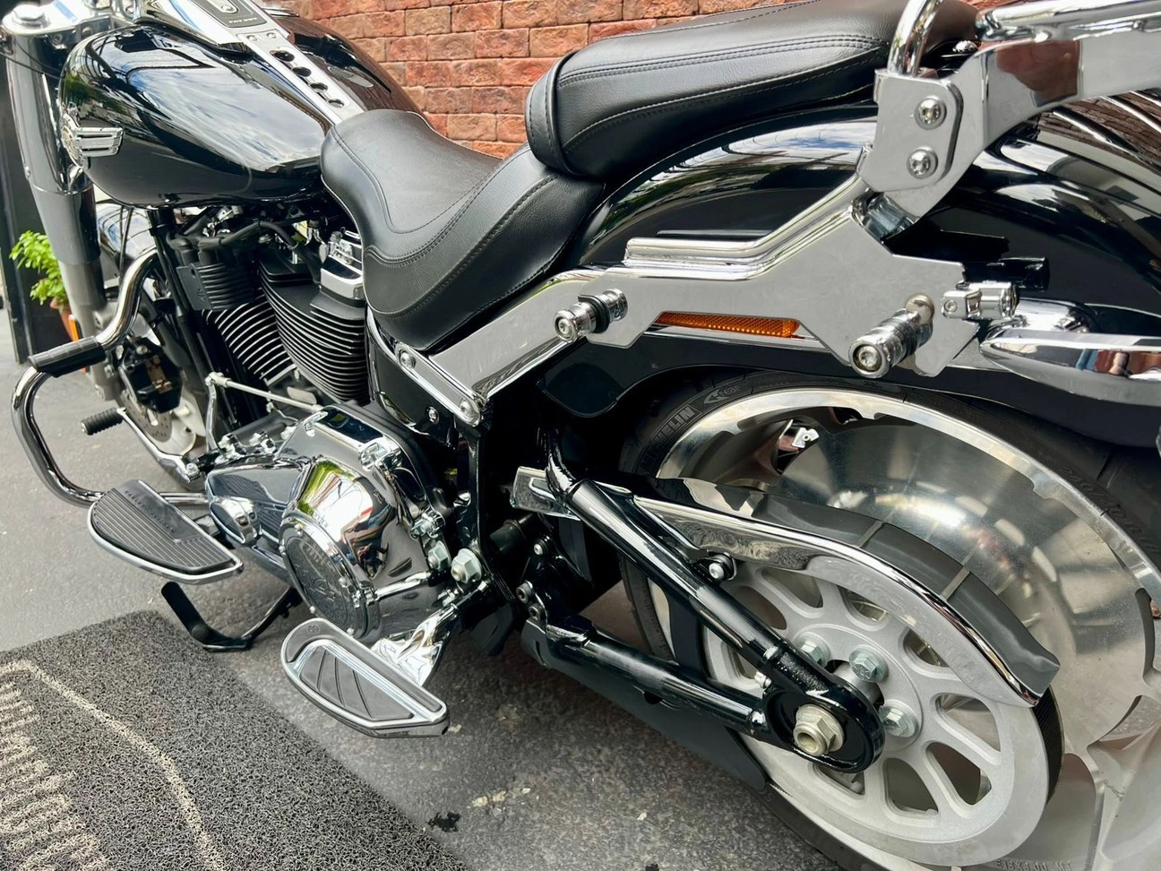 HARLEY-DAVIDSON SOFTAIL FAT BOY 114