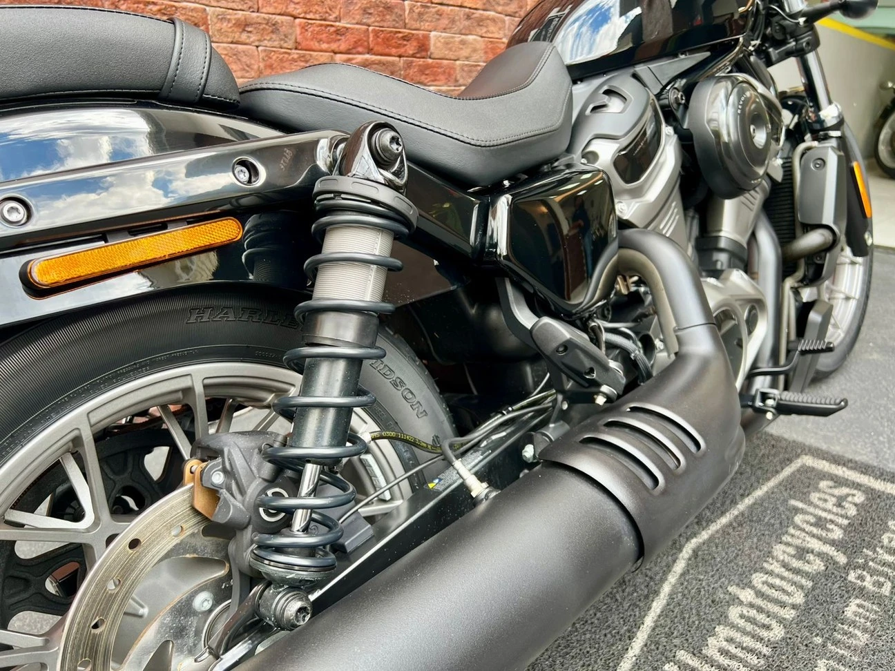 HARLEY-DAVIDSON NIGHTSTER SPECIAL