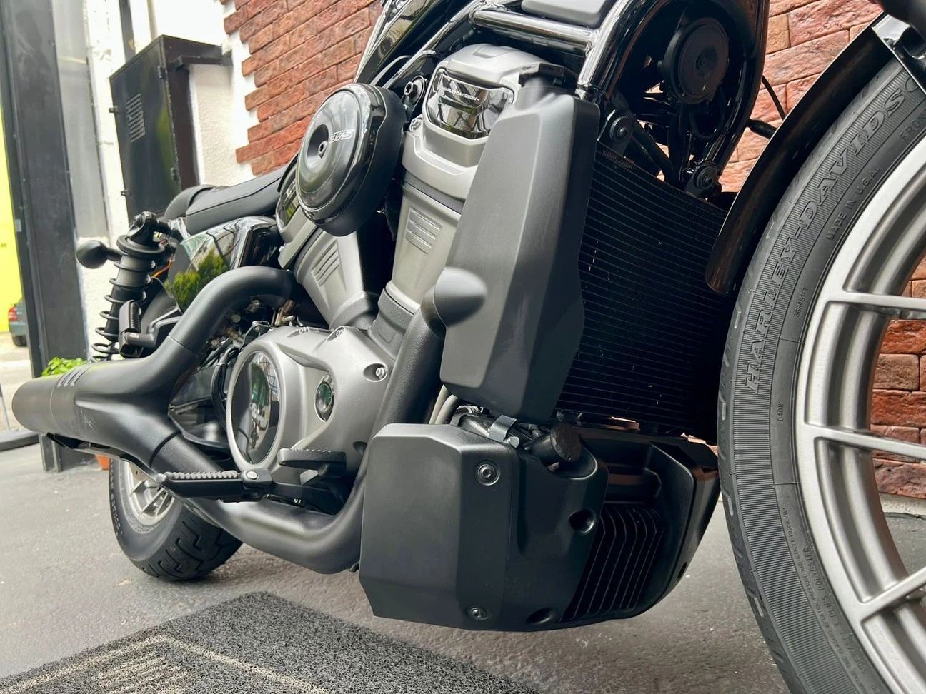 HARLEY-DAVIDSON NIGHTSTER SPECIAL