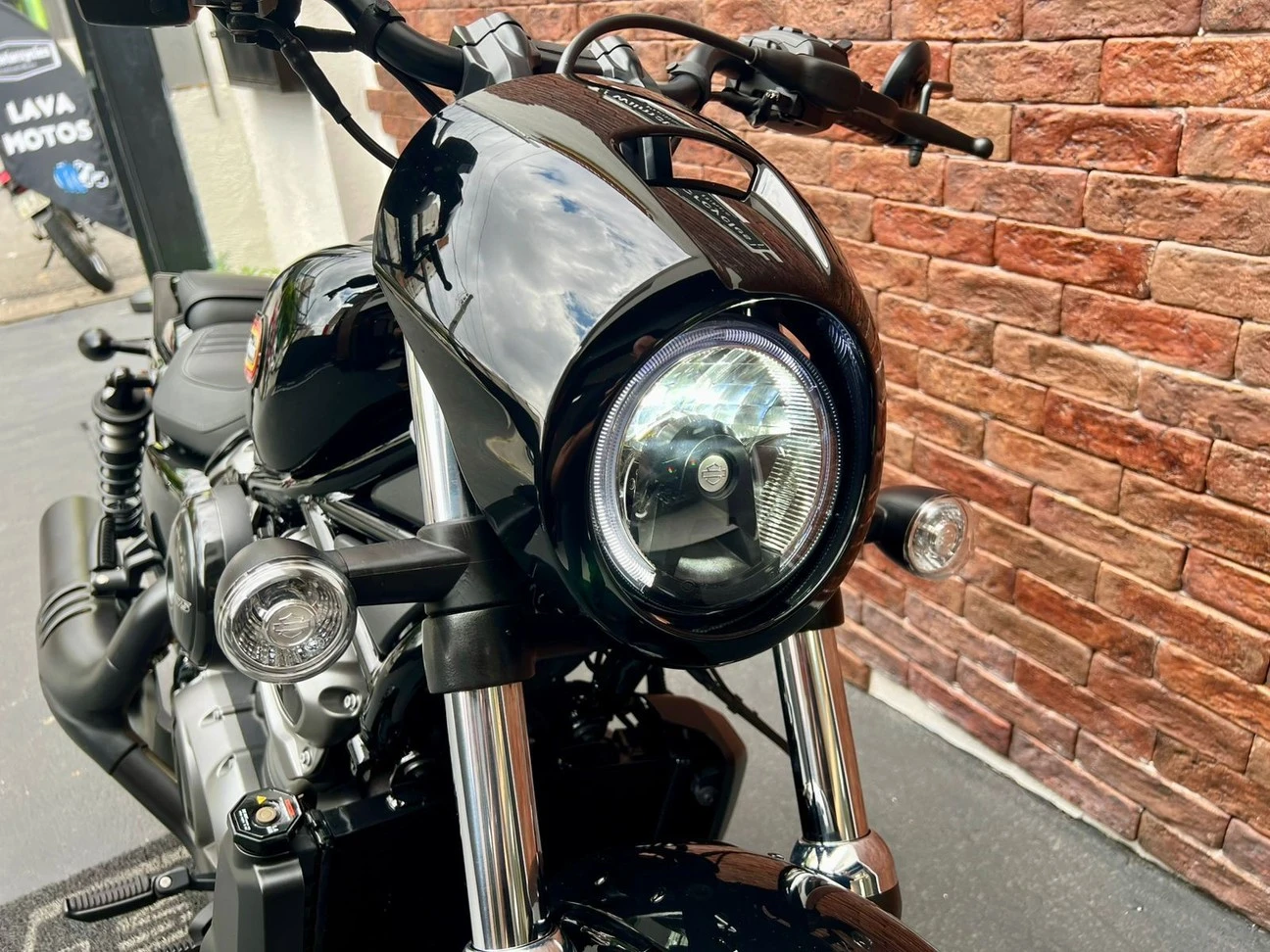 HARLEY-DAVIDSON NIGHTSTER SPECIAL