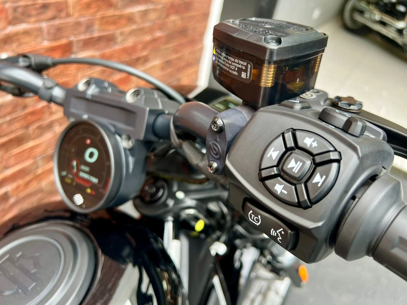 HARLEY-DAVIDSON NIGHTSTER SPECIAL