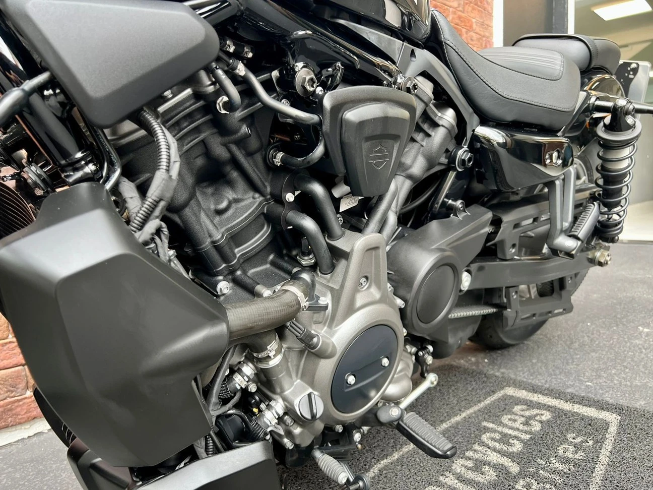 HARLEY-DAVIDSON NIGHTSTER SPECIAL